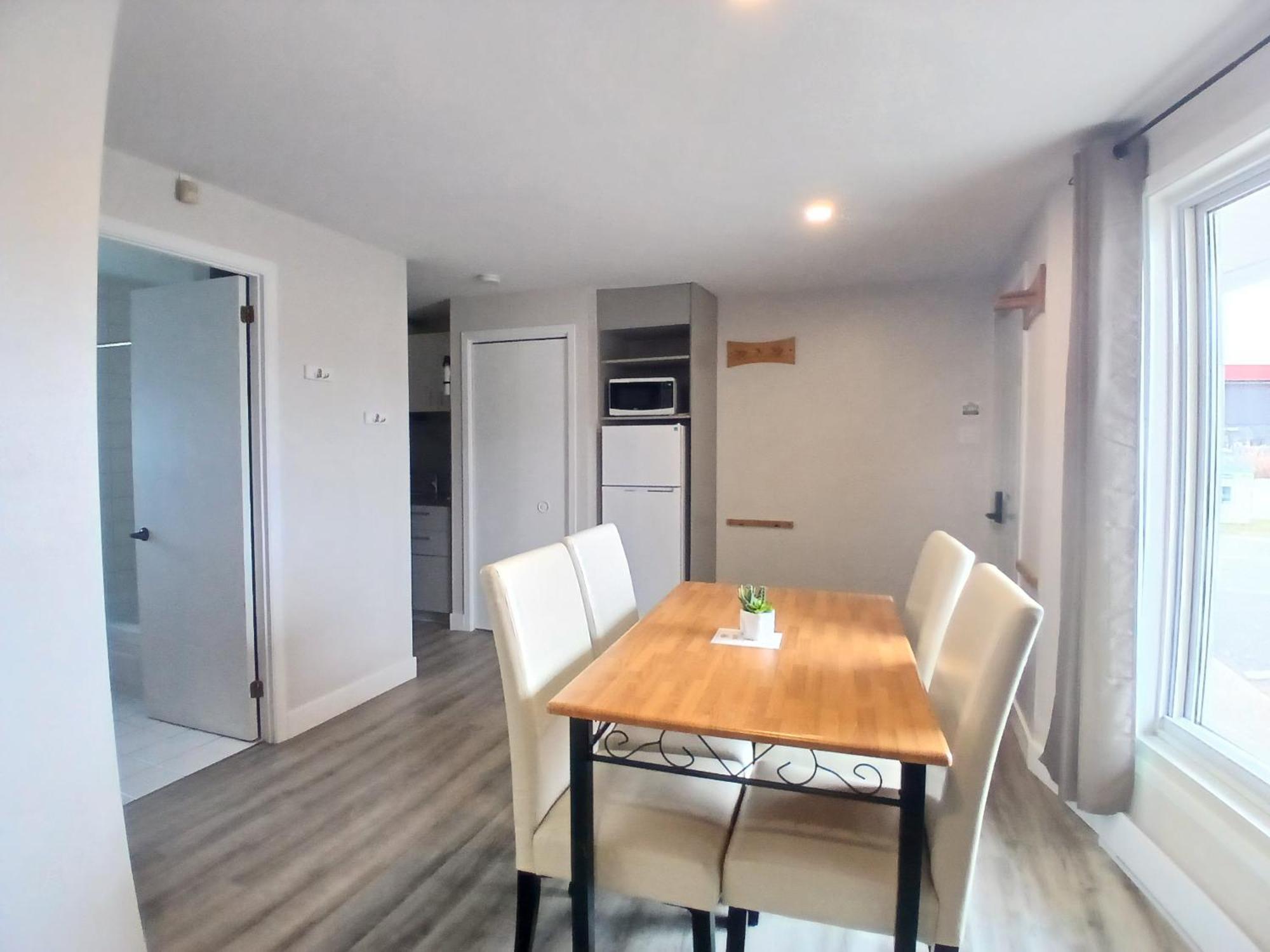 Habitations Zenith Appartement Sainte-Anne-de-Beaupré Buitenkant foto